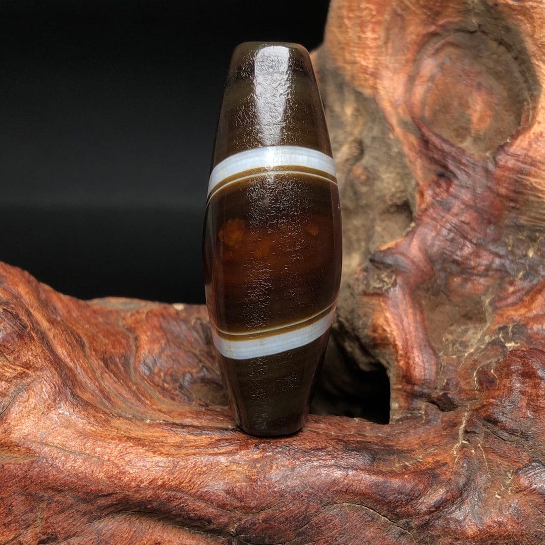 An Exquisite Dzi Bead Pendant: An Exquisite Dzi Bead Pendant,Size:1.9inx0.7in,Weight:19.1g 天珠挂件