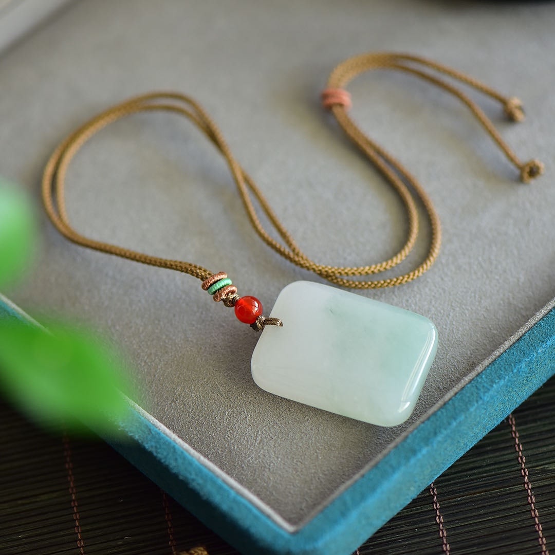 An Exquisite White Jade Pendant - 3