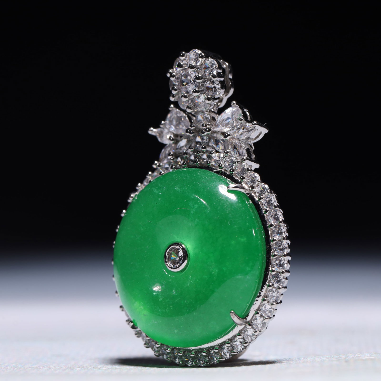 An Exquisite Pendant,Inlaid Gems - 2