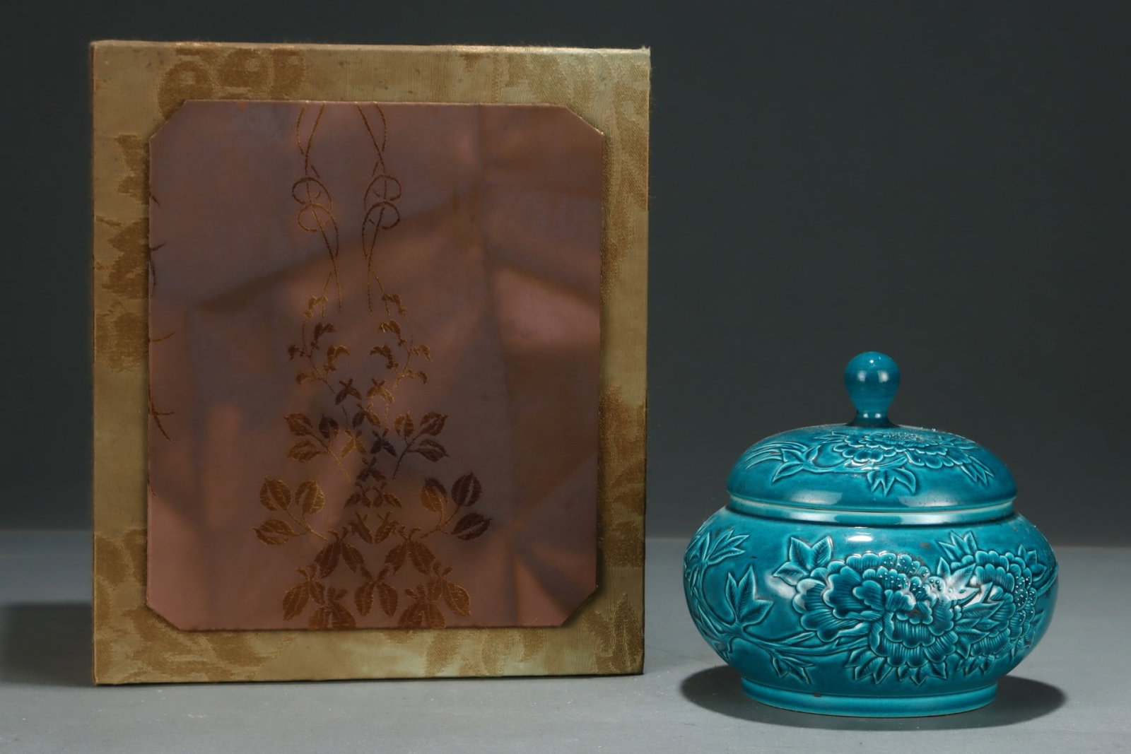 An Exquisite Blue Glazed Flower Pattern Cover Jar: An Exquisite Blue Glazed Flower Pattern Cover Jar,Qing Dynasty,China,Qianlong Six-character Mark,Size:5.1inx5.5in 蓝釉花卉纹盖罐,中国清É