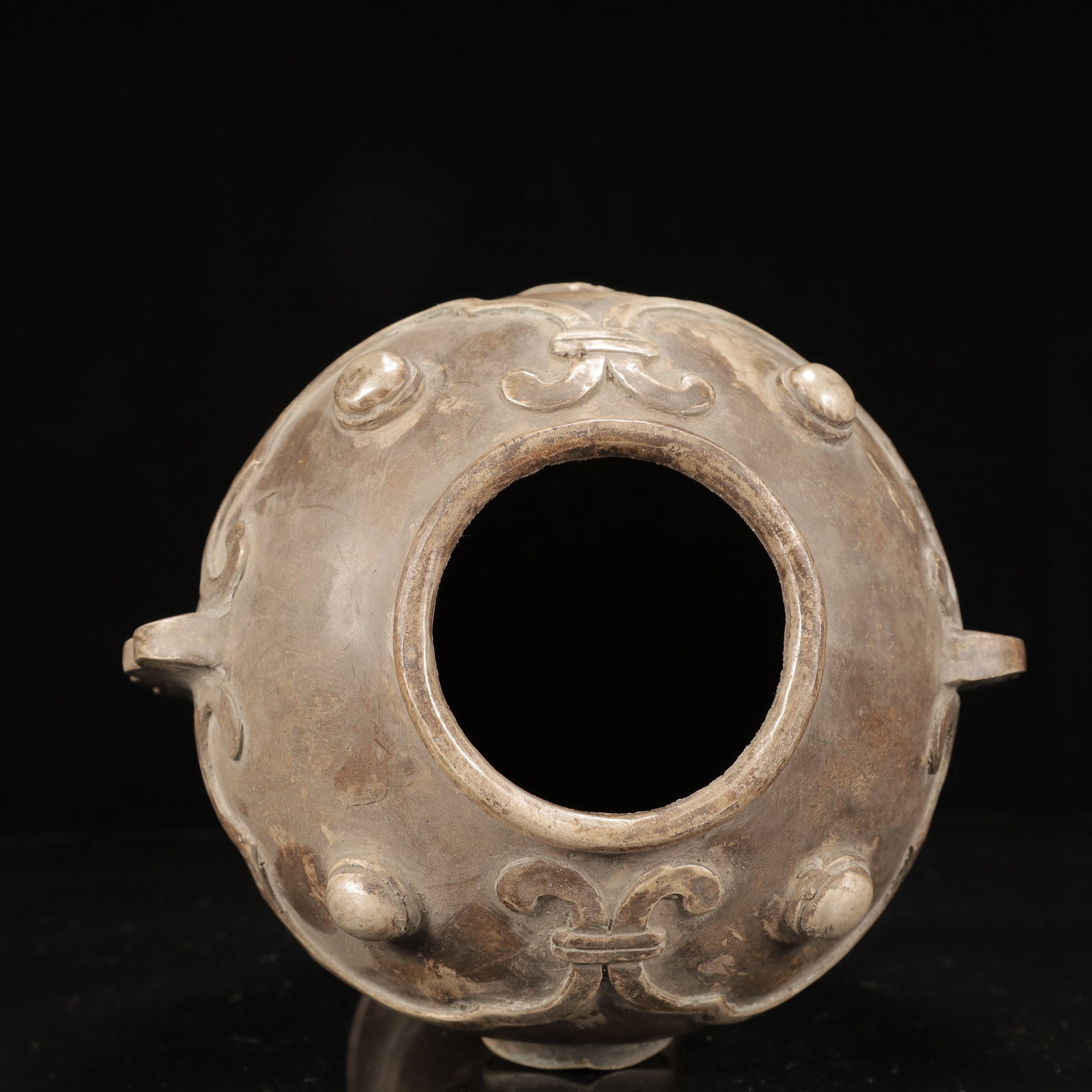 A Rare Silver-Plated Bronze Fish Pattern Vase - 9