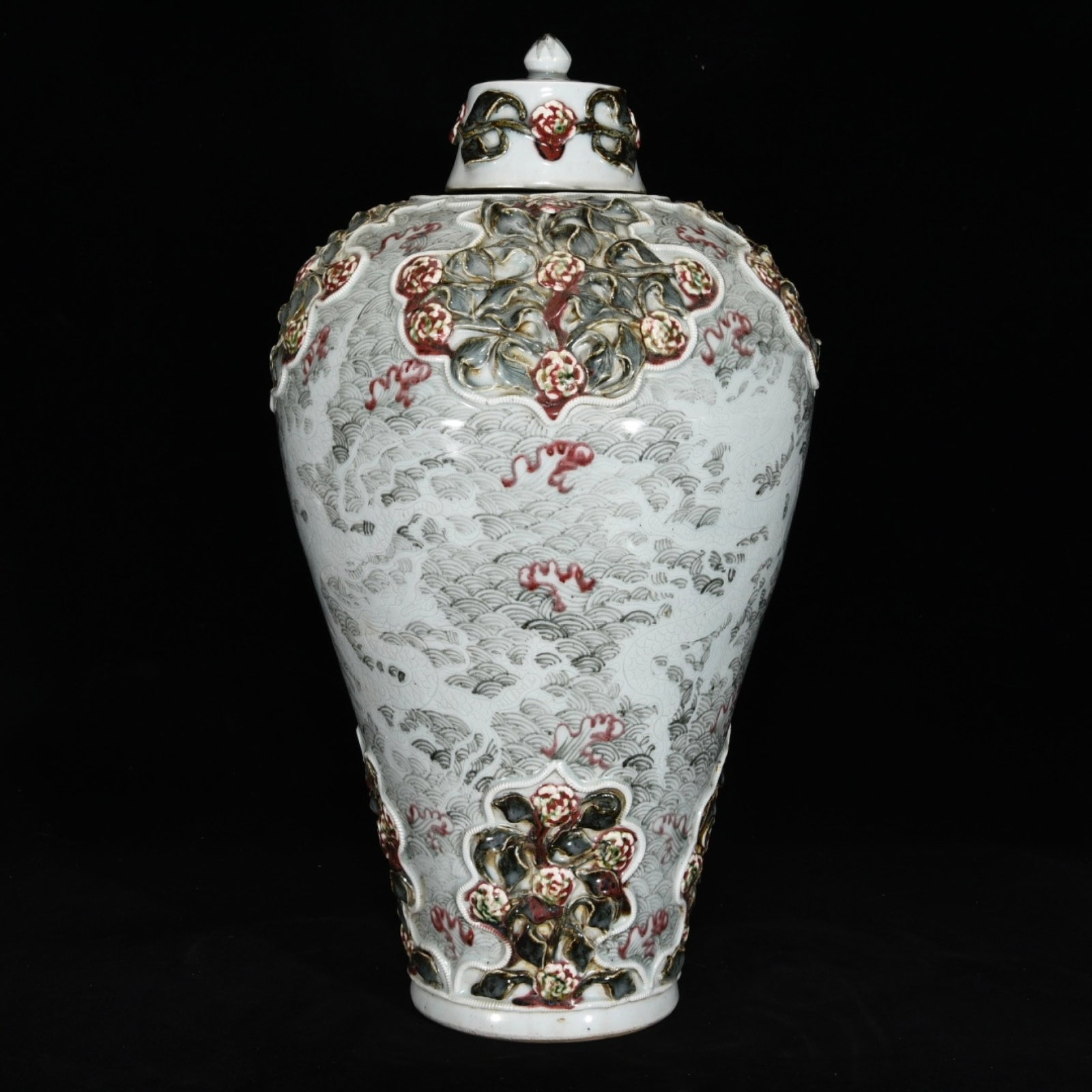 A Huge Blue and White Underglaze-Red Flower,Auspicious Cloud and Dragon Pattern Bottle: A Huge Blue and White Underglaze-Red Flower,Auspicious Cloud and Dragon Pattern Bottle,Yuan Dynasty, China,Size:18.5inx10.6in 青花釉里红花卉祥云&#