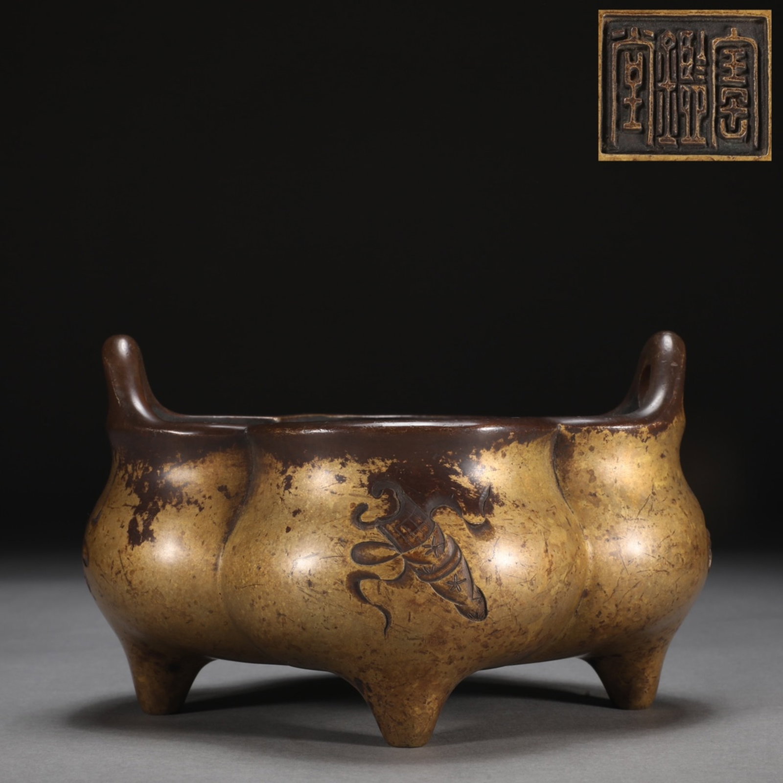 An Exquisite Bronze Lute,chess,Calligraphy and Painting Pattern Double-Ears Tripod Censer (1 of 9)