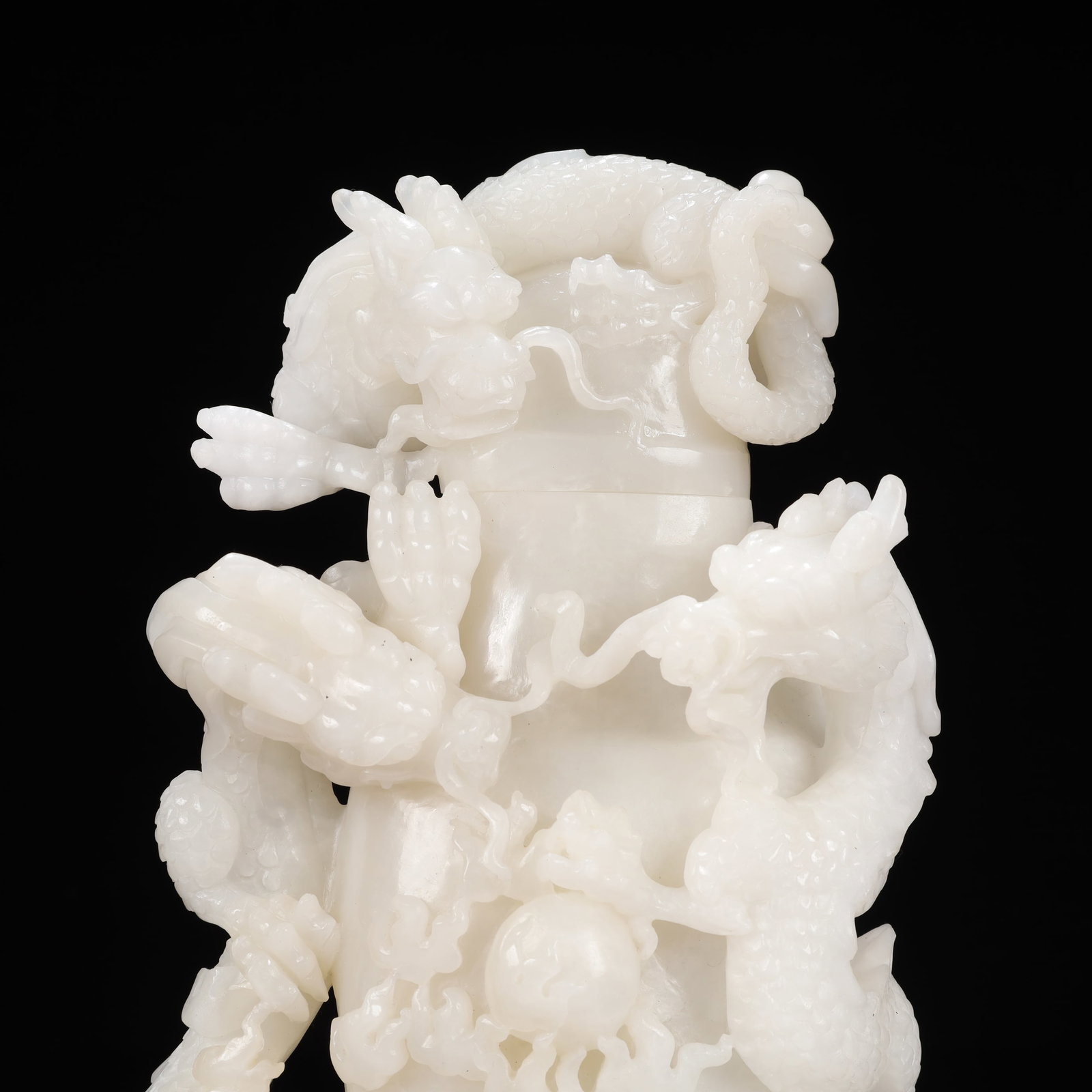 A Rare White Jade Auspicious Cloud and Dragon Pattern Bottle - 2