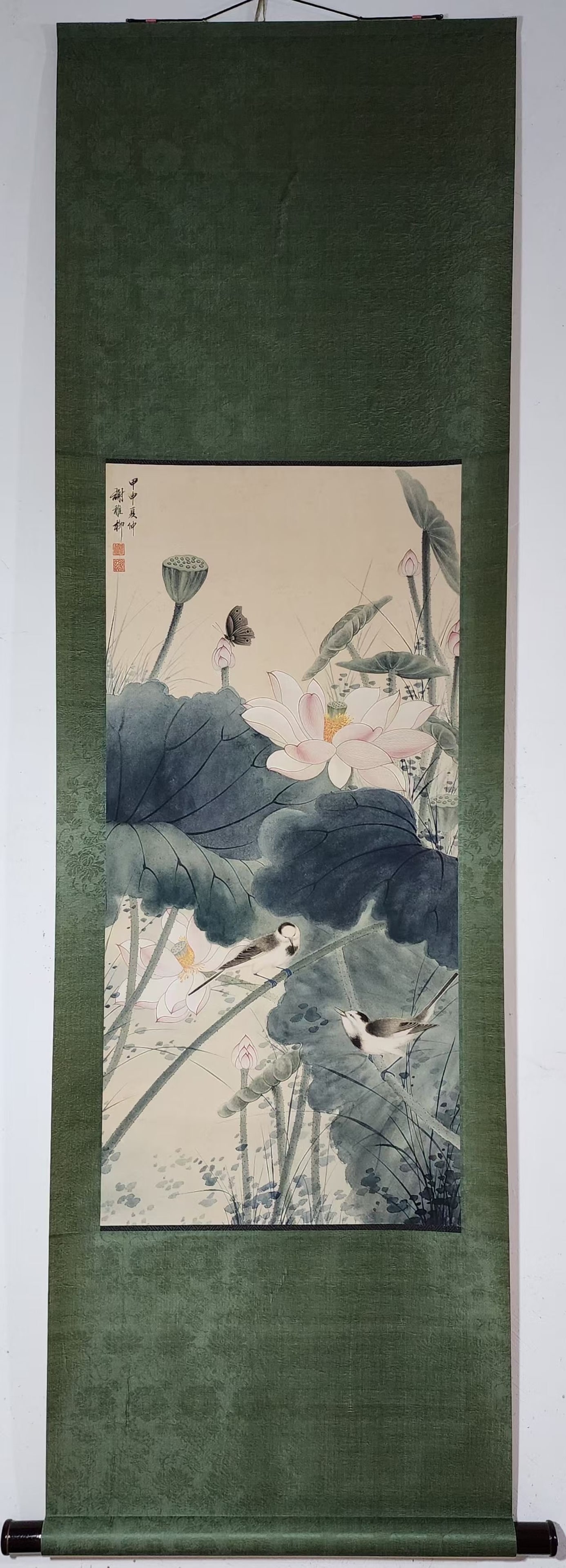 A Chinese Vertical Scroll Ink Painting of Flower and Bird on Paper,Xie Zhiliu: A Chinese Vertical Scroll Ink Painting of Flower and Bird on Paper,Xie Zhiliu,Size:(Without frame)35inx16.5in 一幅中国水墨花鸟画立轴,&