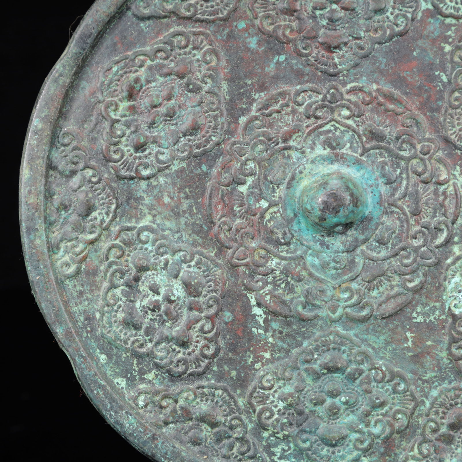 An Archaic Bronze Flower Pattern Round Mirror - 3