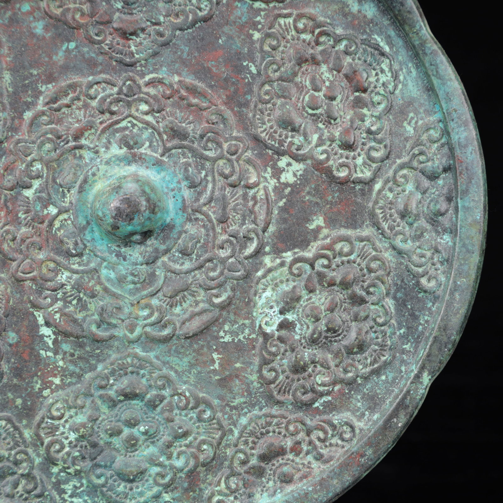 An Archaic Bronze Flower Pattern Round Mirror - 4