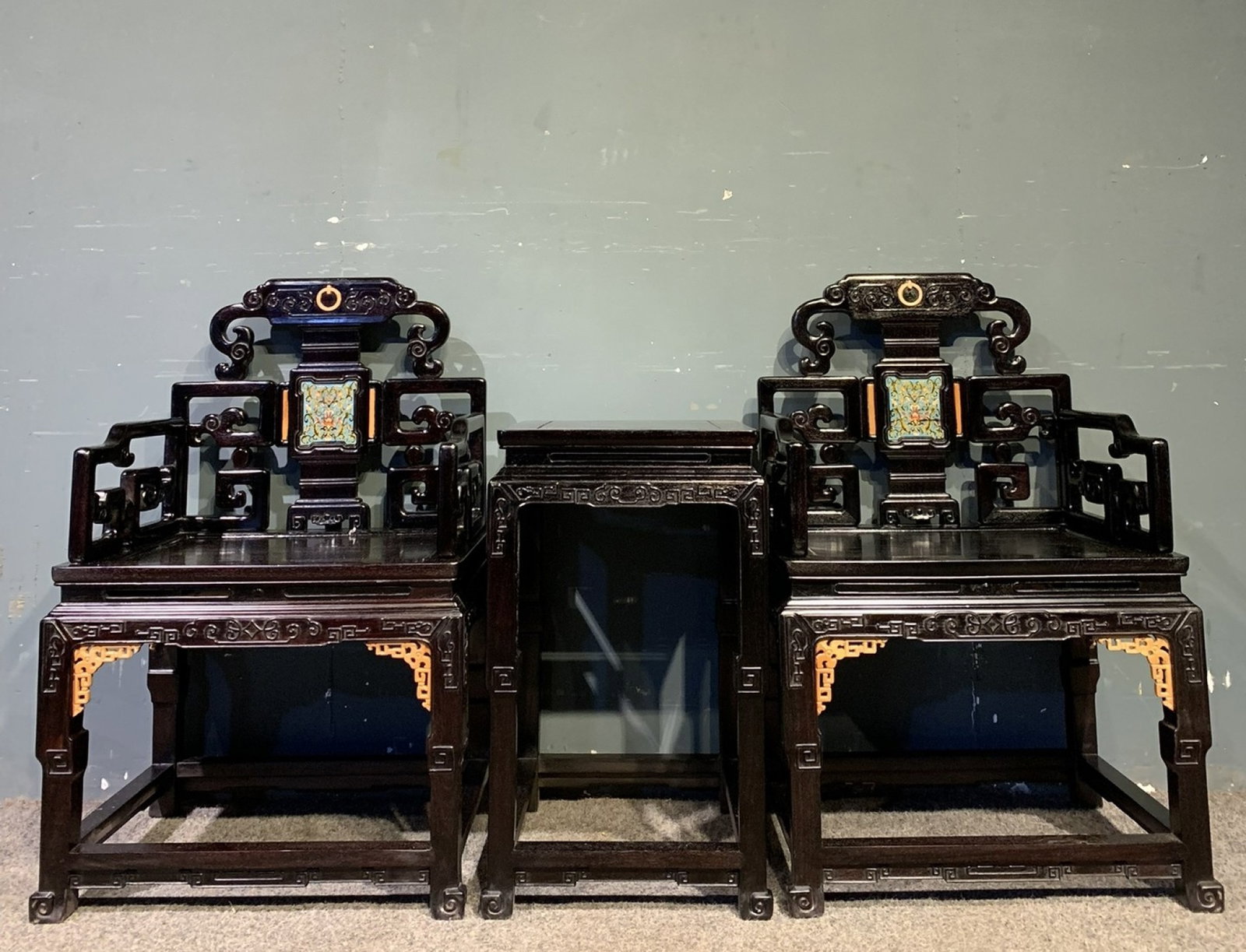A Set of Huge Zitanwood Lotus Pattern Chairs: A Set of Huge Zitanwood Lotus Pattern Chairs,Qing Dynasty, China,Size:(Chair)25.6inx19.7inx39in,(End Table)18.9inx15.7inx26.8in 一套紫檀木缠枝莲纹