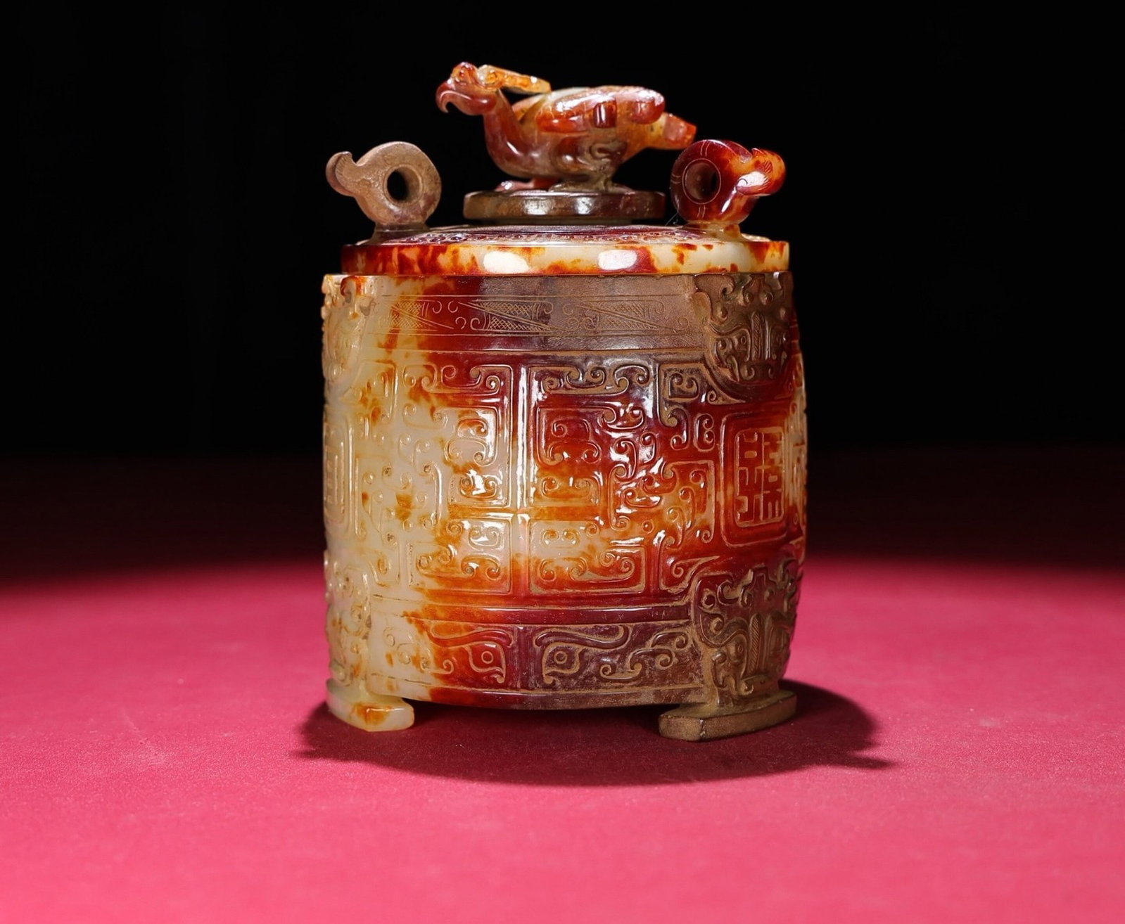 An Exquisite White Jade Beast-Face Pattern Tripod Cover Cup: An Exquisite White Jade Beast-Face Pattern Tripod Cover Cup,Qing Dynasty,China,With Mark,Size:130mmx93mmx80mm,Weight:628g 白玉兽面纹三足盖杯,È