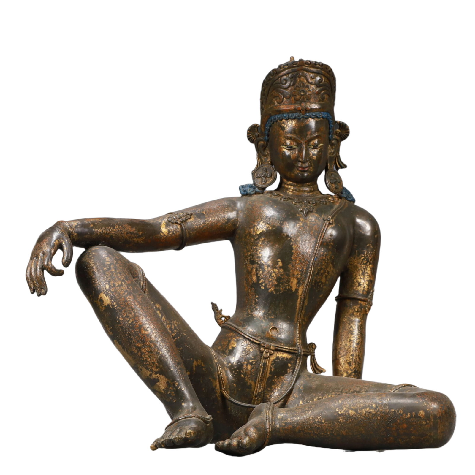 A Gorgeous Gilt-Bronze Figure Of Avalokiteshvara: A Gorgeous Gilt-Bronze Figure Of Avalokiteshvara. Chinese Ming Dynasty. Size:24.8inx15.7inx22.8in. Weight:20.3kg. 明代 铜鎏金自在观音像