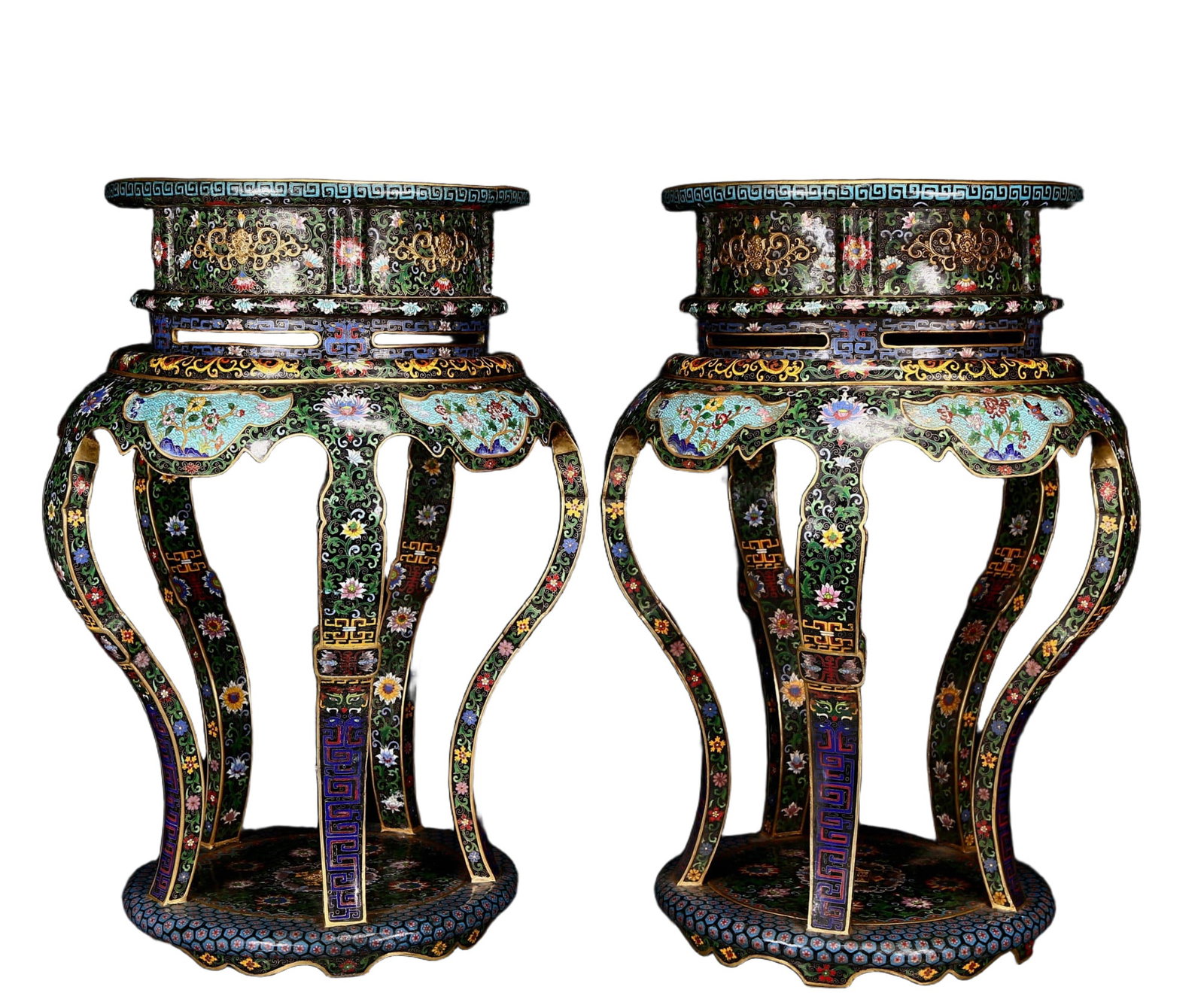 A Pair of Huge Cloisonne Lotus Bats and Peach Pattern Bases: A Pair of Huge Cloisonne Lotus Bats and Peach Pattern Bases,Qing Dynasty, China,Qianlong Six-character Mark,Size:15.7inx28.3in 景泰蓝缠枝莲福寿纹&
