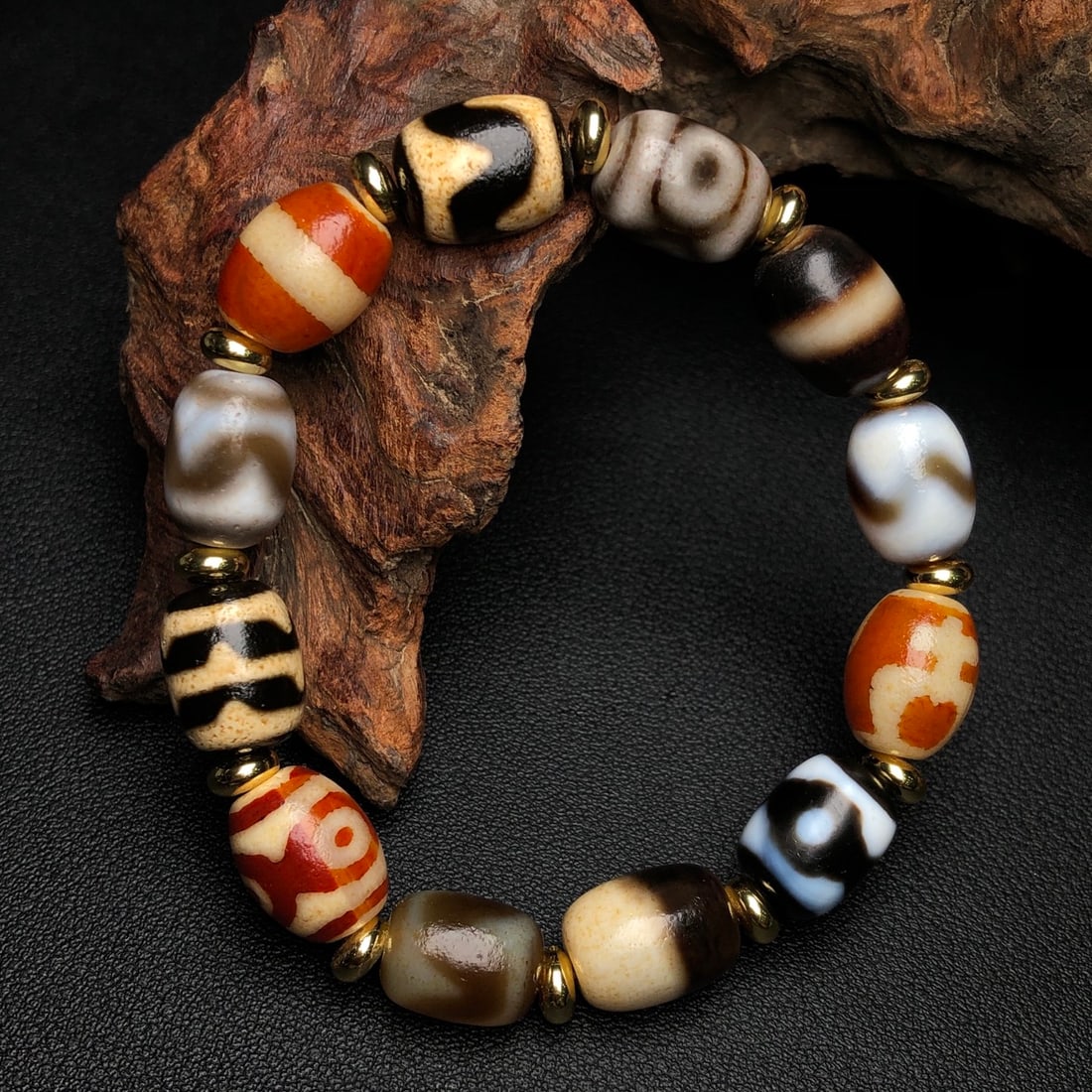 An Exquisite Multi-Gem Dzi Bead Bracelets - 3