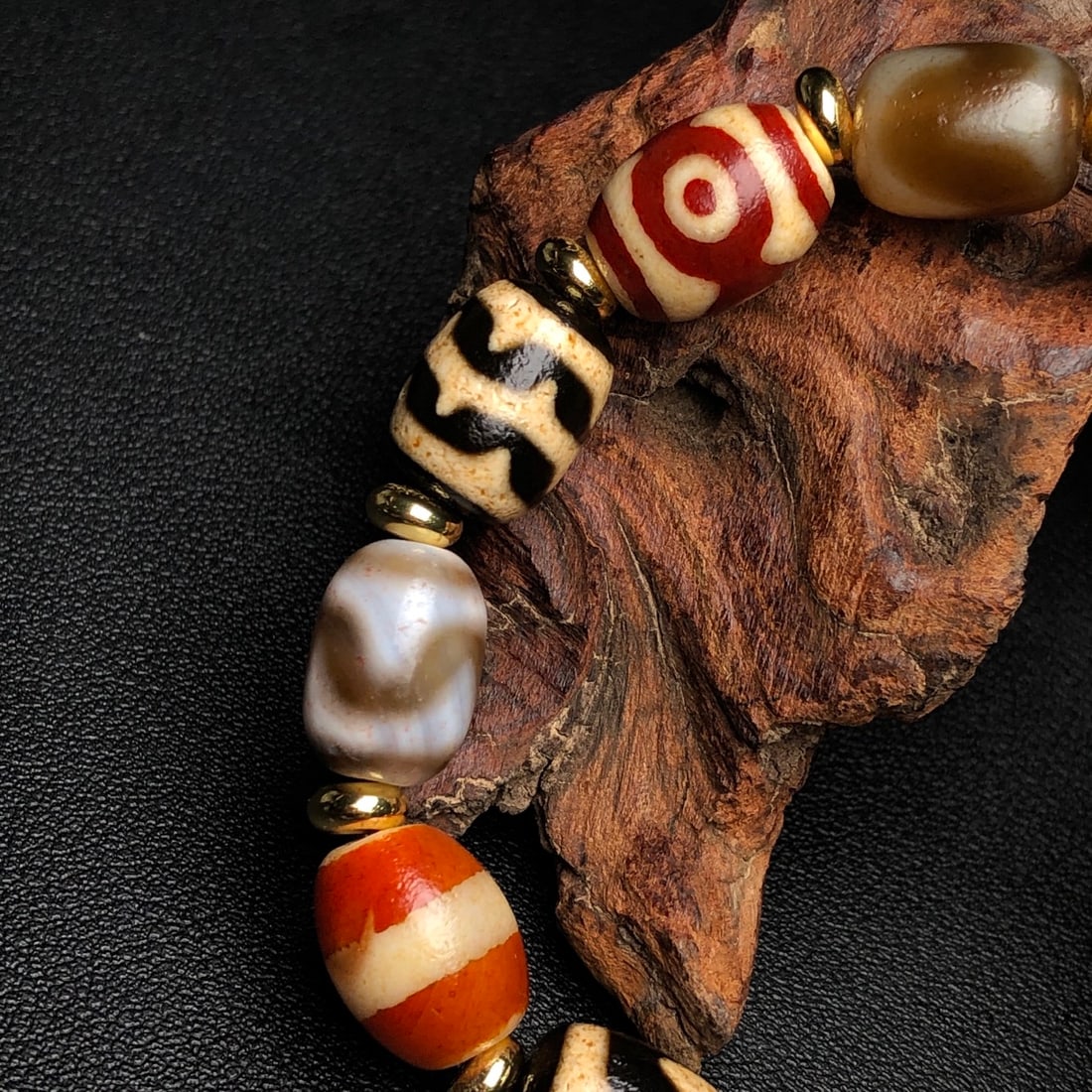An Exquisite Multi-Gem Dzi Bead Bracelets - 7