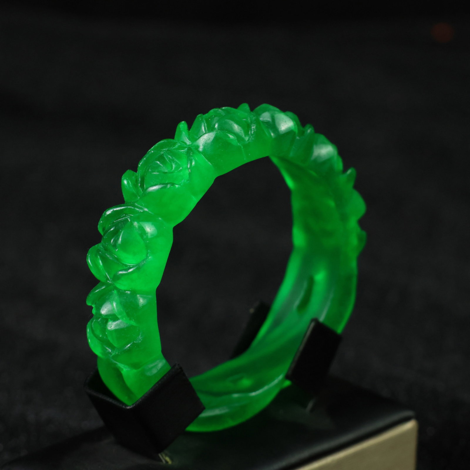 An Exquisite Jadeite Flower Pattern Bracelets - 5