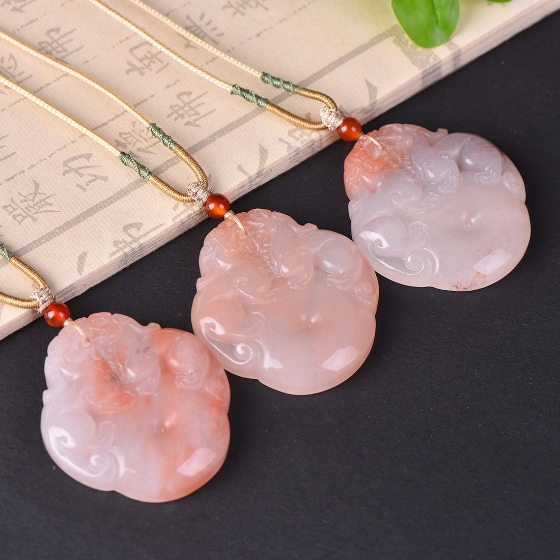 An Exquisite Jade Auspicious Beast Pattern Pendant - 4
