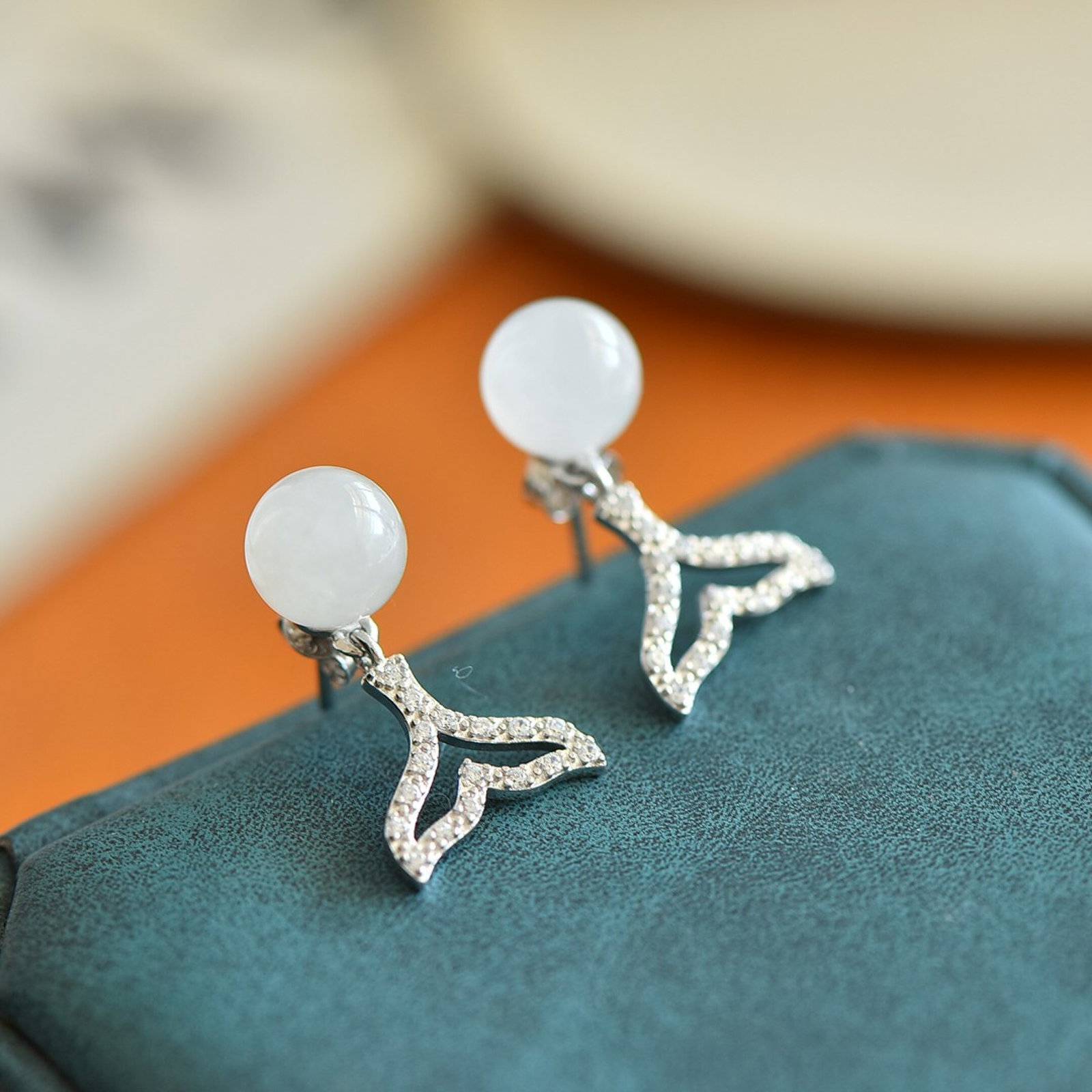 A Pair of Exquisite Sterling Silver Inlaid White Jade Earrings,Inlaid Diamonds: A Pair of Exquisite Sterling Silver Inlaid White Jade Earrings,Inlaid Diamonds,Size:8mmx8mm 一对纯银镶白玉耳环,嵌钻石