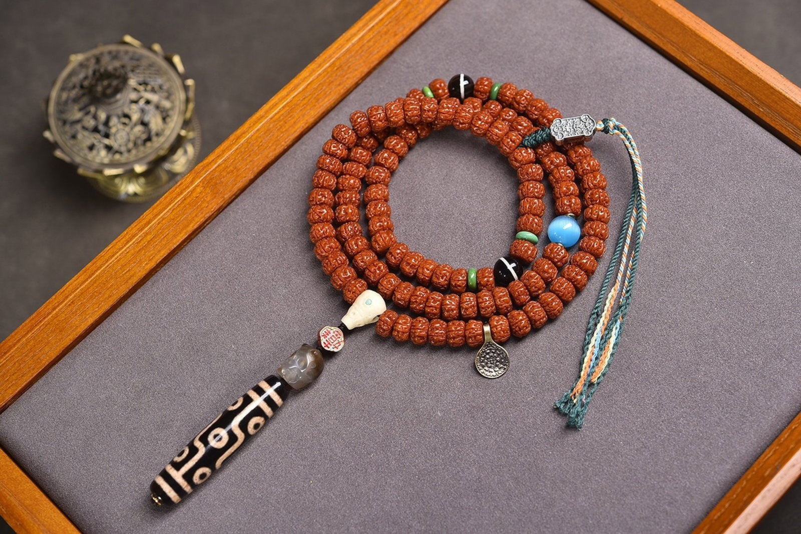 An Exquisite Bodhi Seeds Nine Eyes Dzi Bead Necklace: An Exquisite Bodhi Seeds Nine Eyes Dzi Bead Necklace、,Size:9mm,Weight:72g 菩提九眼天珠项链、