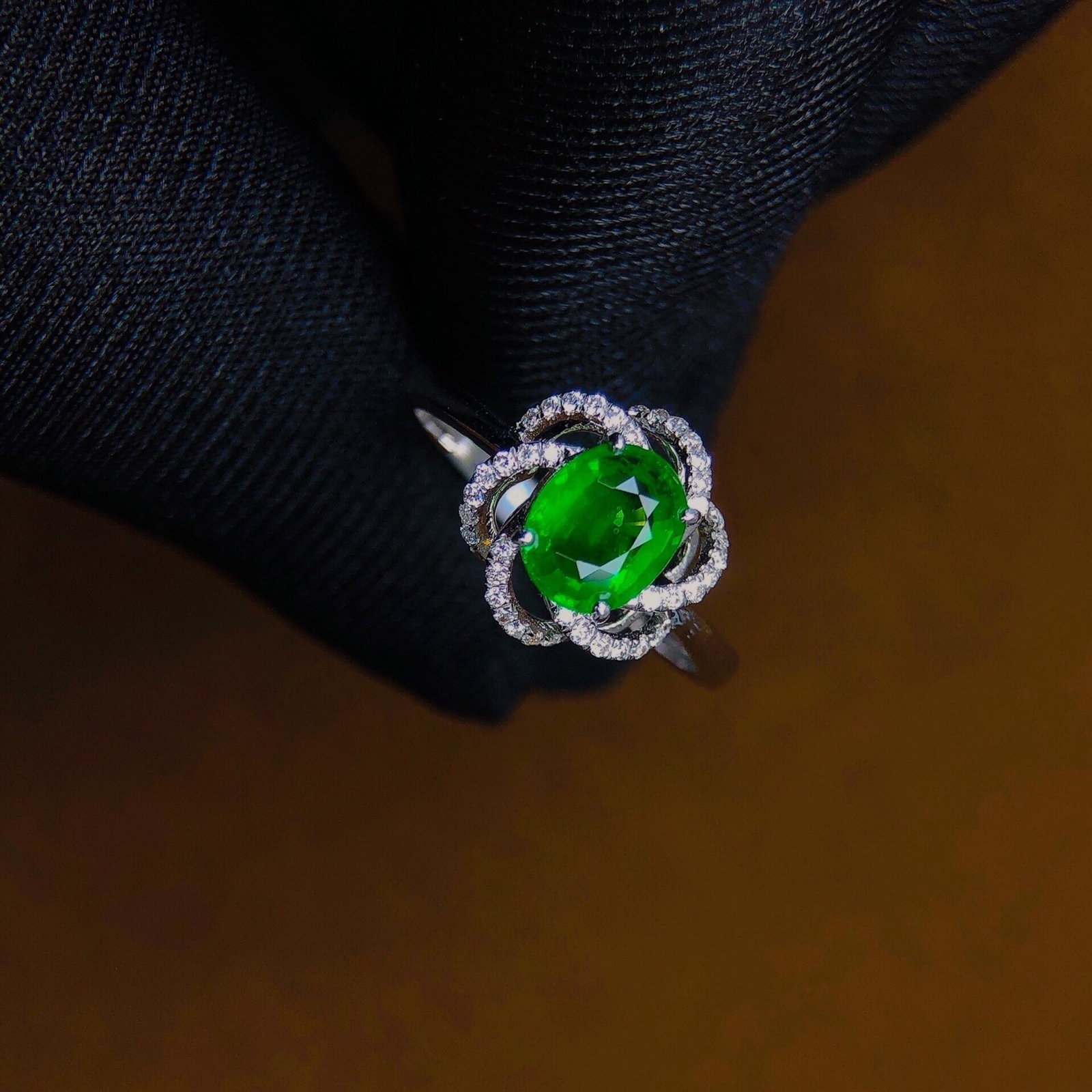 1.5Ctw Natural Emerald Ring - 3