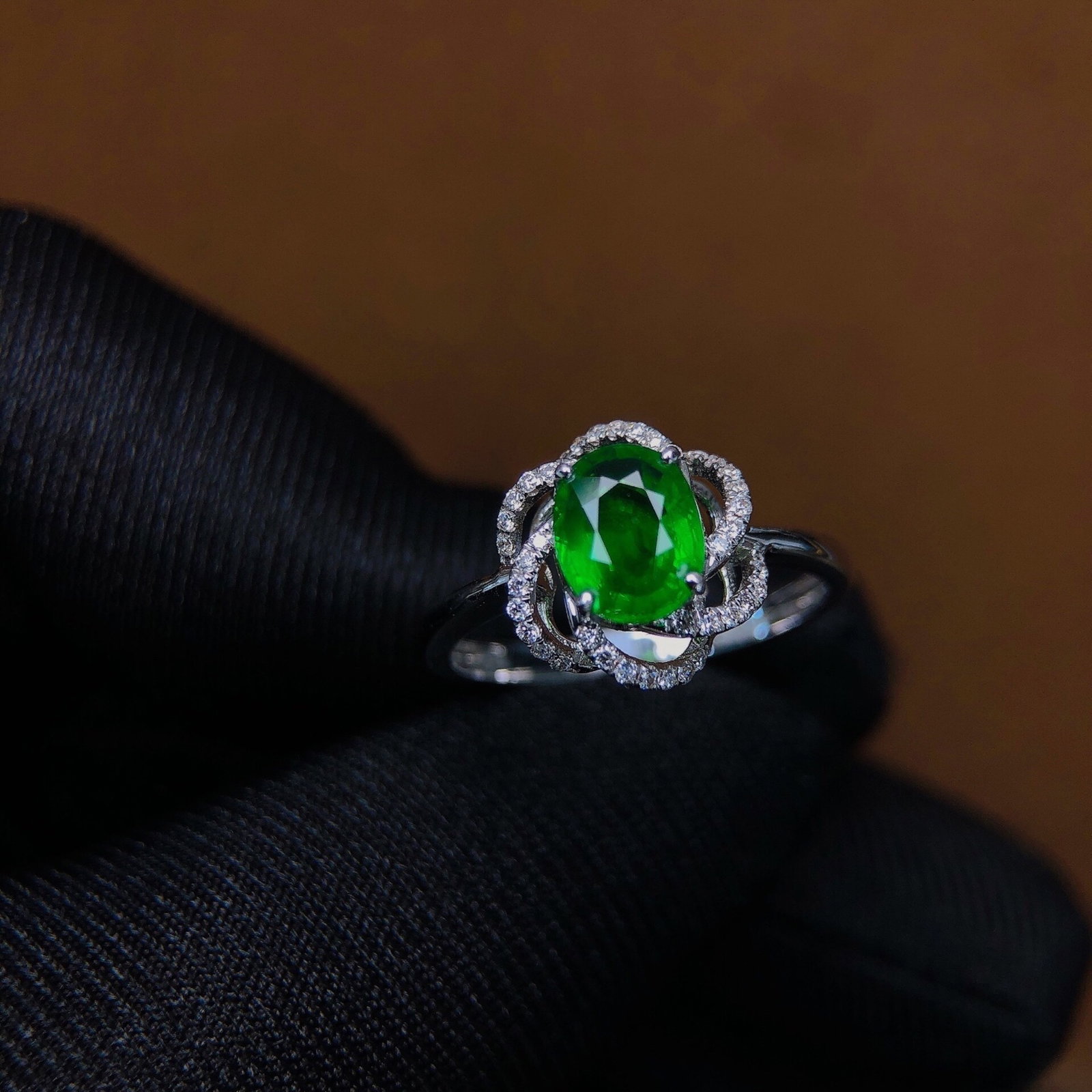 1.5Ctw Natural Emerald Ring - 4