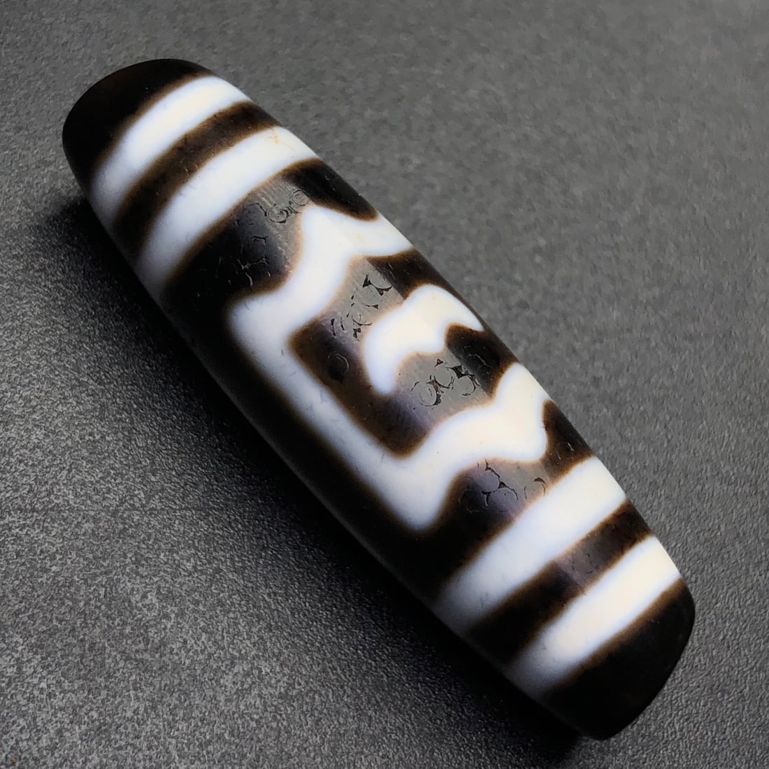 An Exquisite Roc Pattern Dzi Bead Pendant - 3