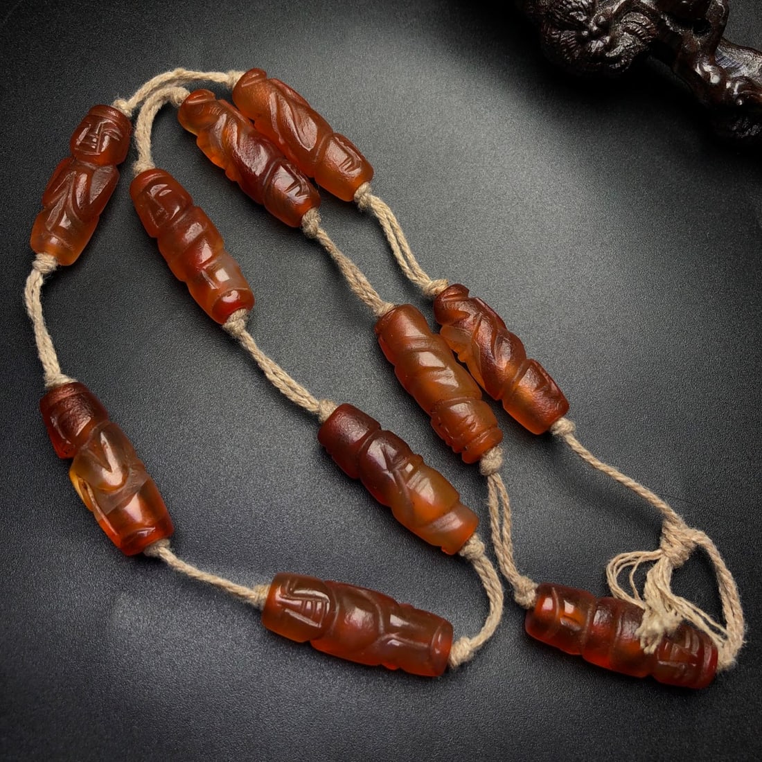 An Exquisite Agate Necklace - 7