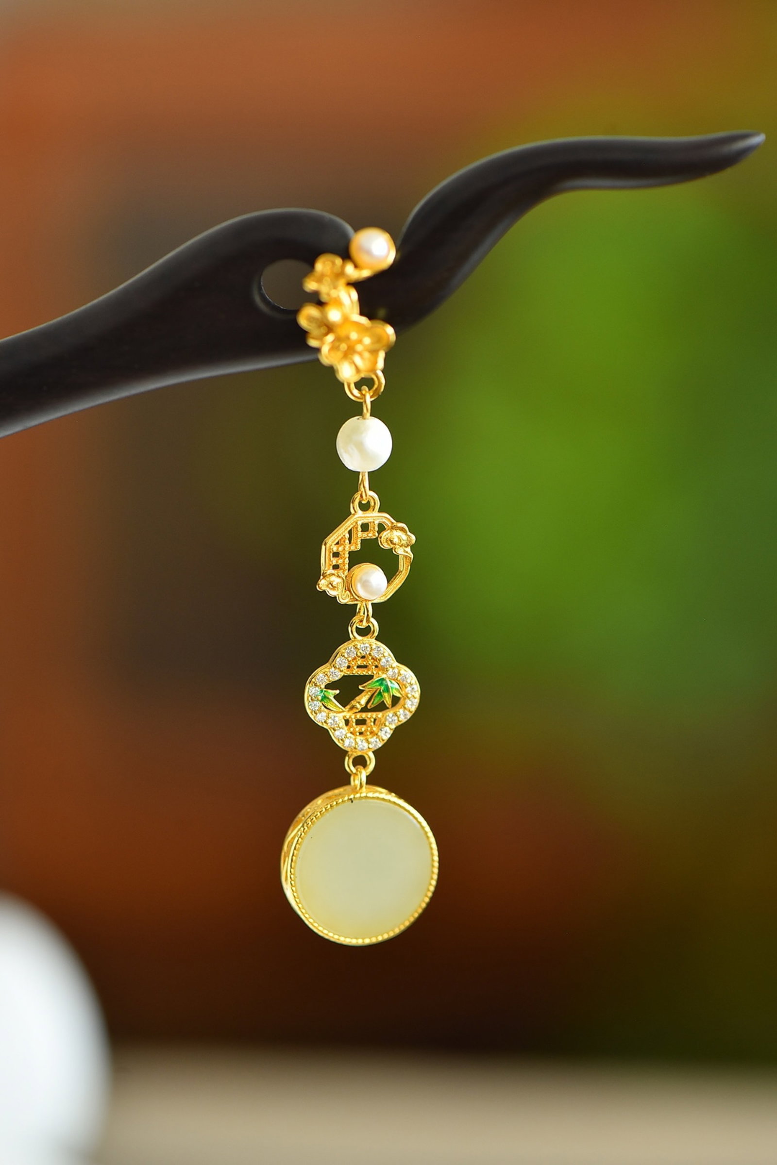An Exquisite Sterling Silver-Gold Plated Inlaid White Jade Enamel Ebony Hairpin,Inlaid Pearls With: An Exquisite Sterling Silver-Gold Plated Inlaid White Jade Enamel Ebony Hairpin,Inlaid Pearls With Diamond 纯银镀金镶白玉珐琅黑檀Ĉ