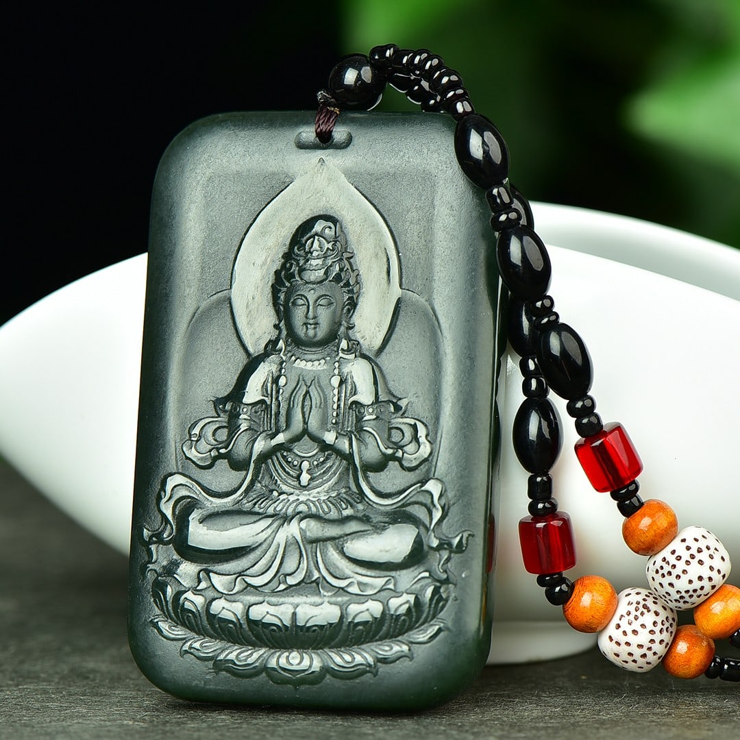 An Exquisite Sapphire Landscape and Avalokitesvara Pattern Pendant: An Exquisite Sapphire Landscape and Avalokitesvara Pattern Pendant,Size:40mmx65mm 寓意:吉祥 保平安 玉脂温润