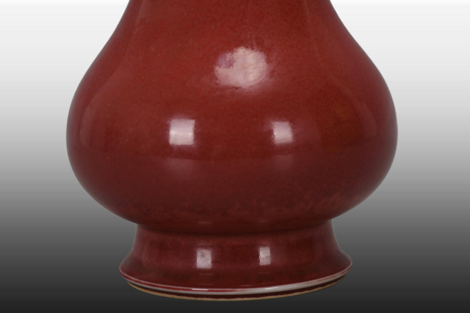 A Exquisite Ji Red Vase - 4