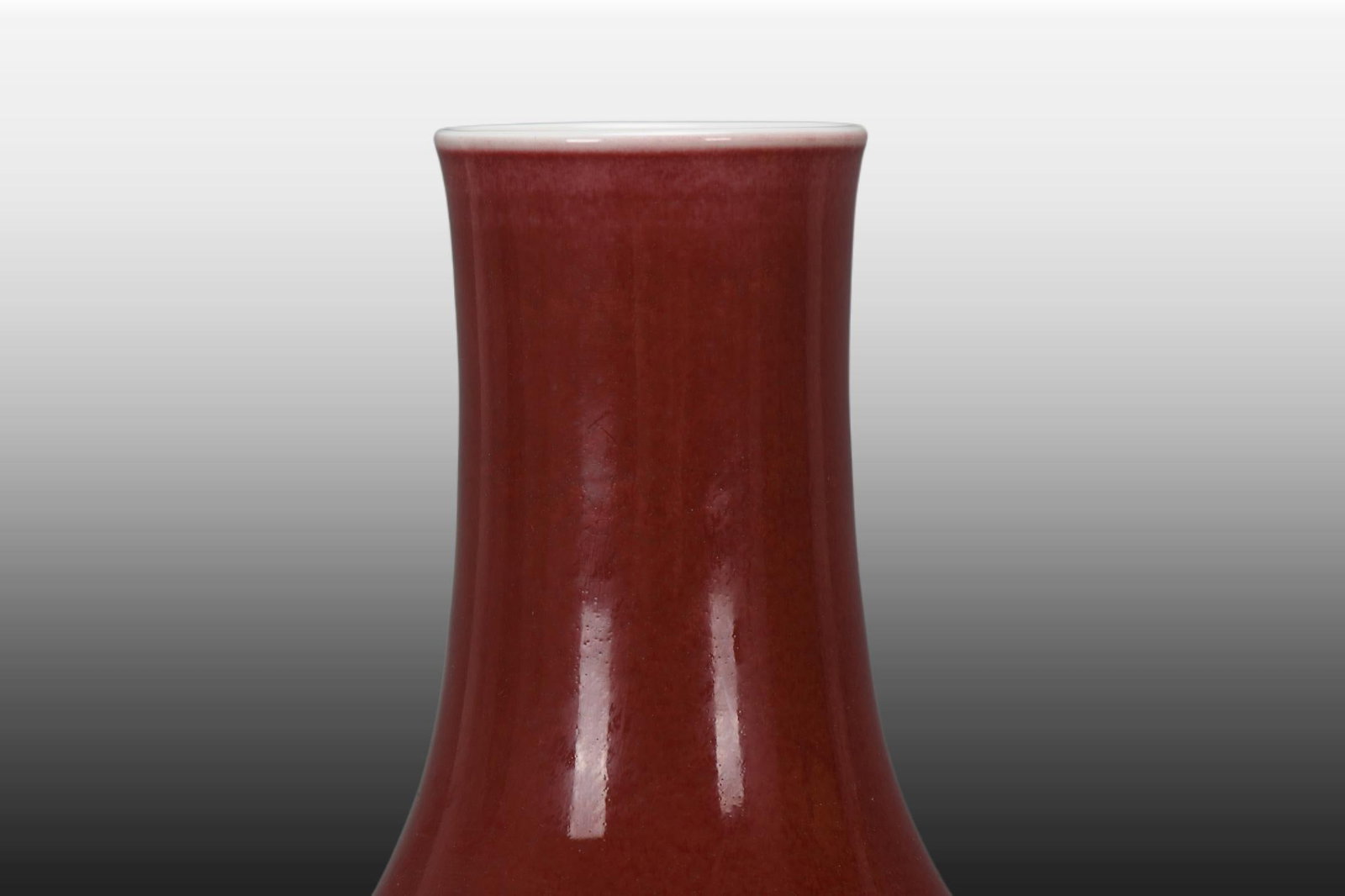 A Exquisite Ji Red Vase - 5