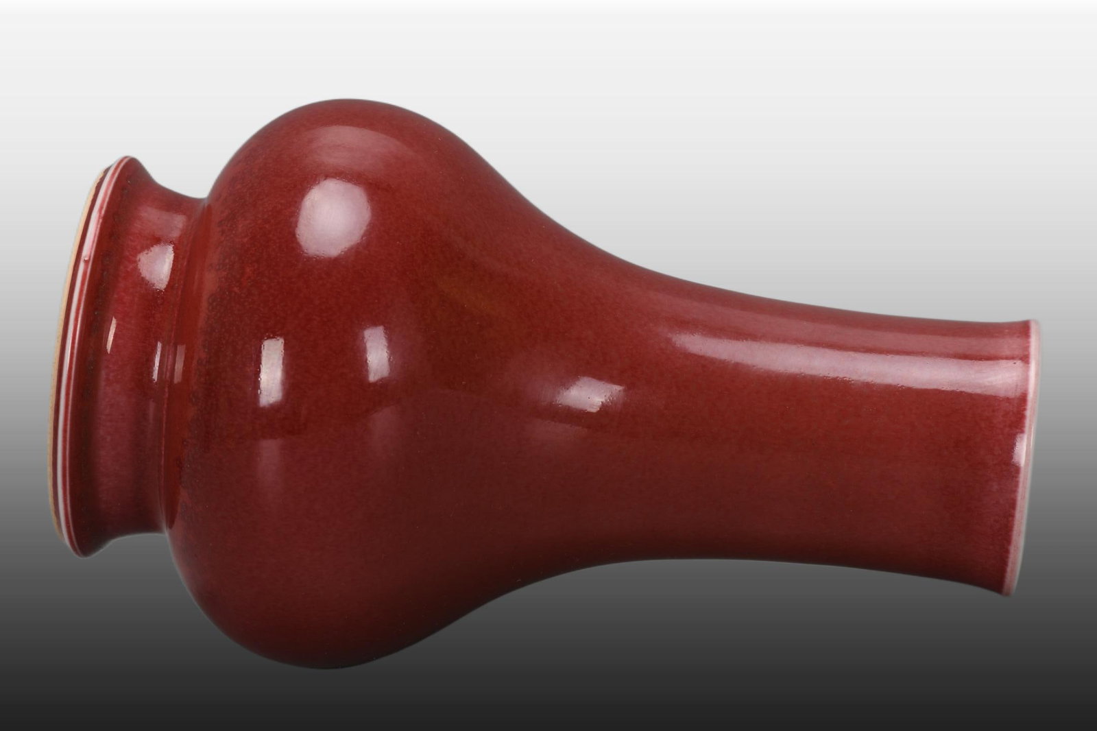 A Exquisite Ji Red Vase - 7