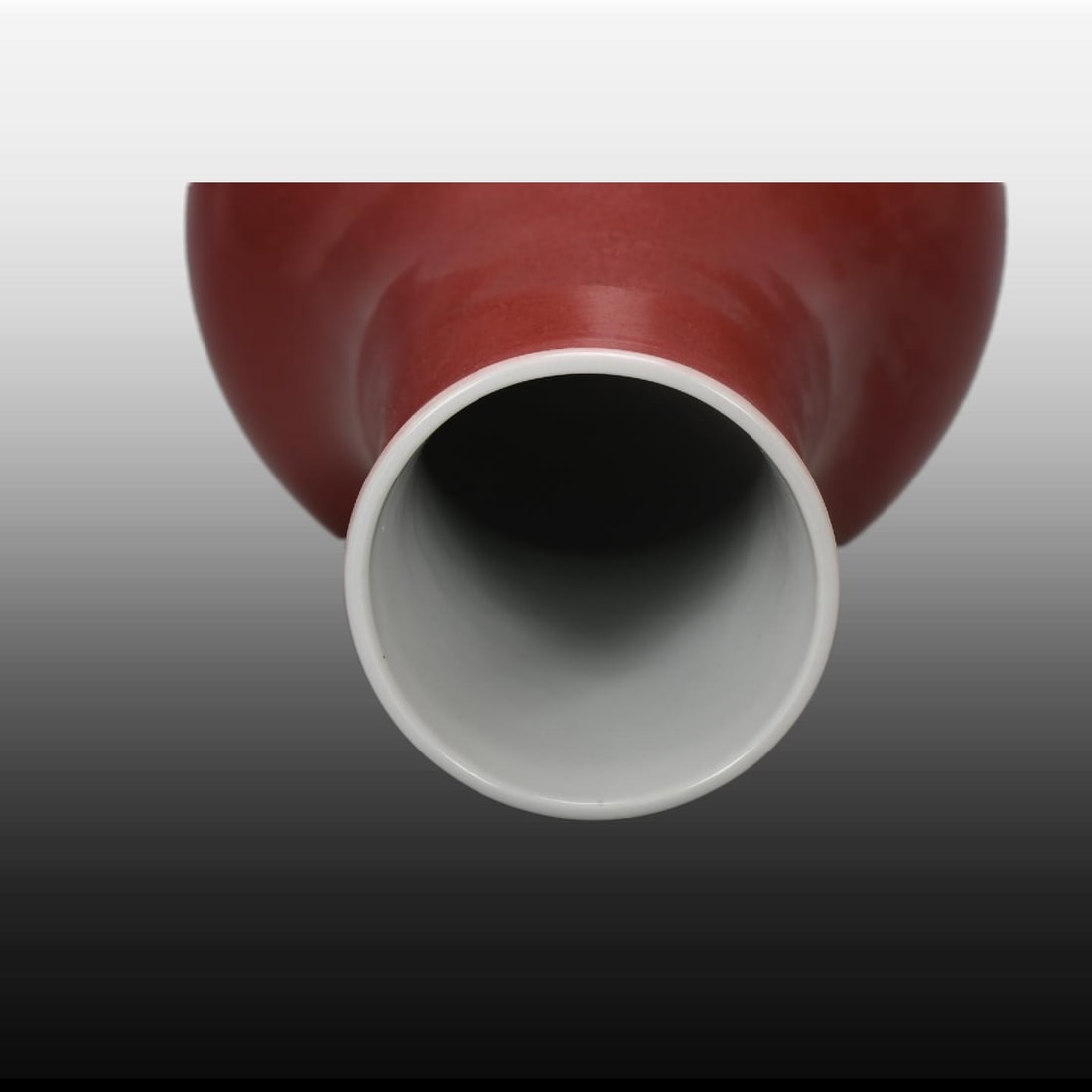 A Exquisite Ji Red Vase - 8