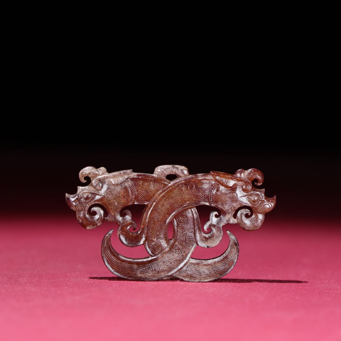 A Exquisite Hetian Jade Dragon Pendant: A Exquisite Hetian Jade Dragon Pendant,Han Dynasty, China,Size:2.3inx1.3inx0.2in,Weight:14g 和田玉龙玉佩,中国汉代