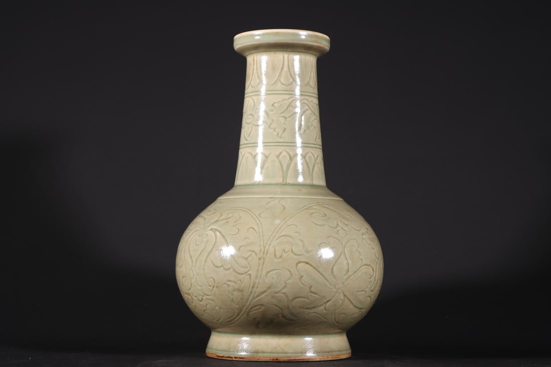 A Exquisite Yue Yao Flower Pattern Vase - 5