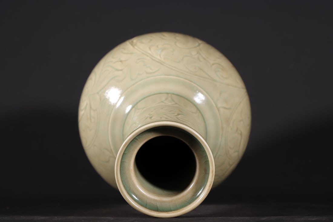 A Exquisite Yue Yao Flower Pattern Vase - 8