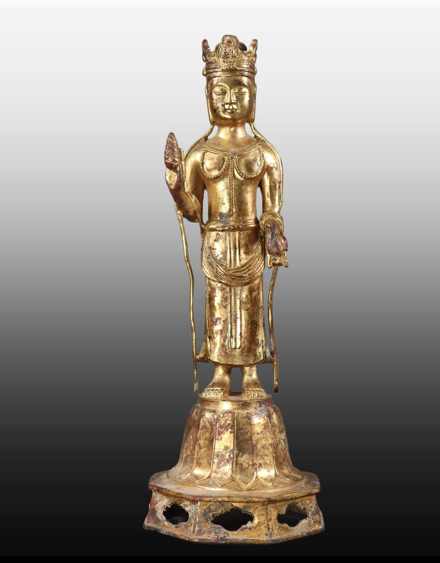 A Exquisite Gilt Bronze Buddha statue Ornament: A Exquisite Gilt Bronze Buddha statue Ornament,Ancient Time, China,Size:11.8inx4.5inx4.5in,Weight:1050g 铜鎏金佛像摆件,远古时期