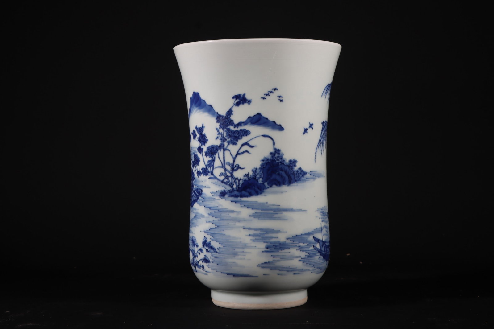 A Exquisite Blue and White Figures Pattern Vase - 6