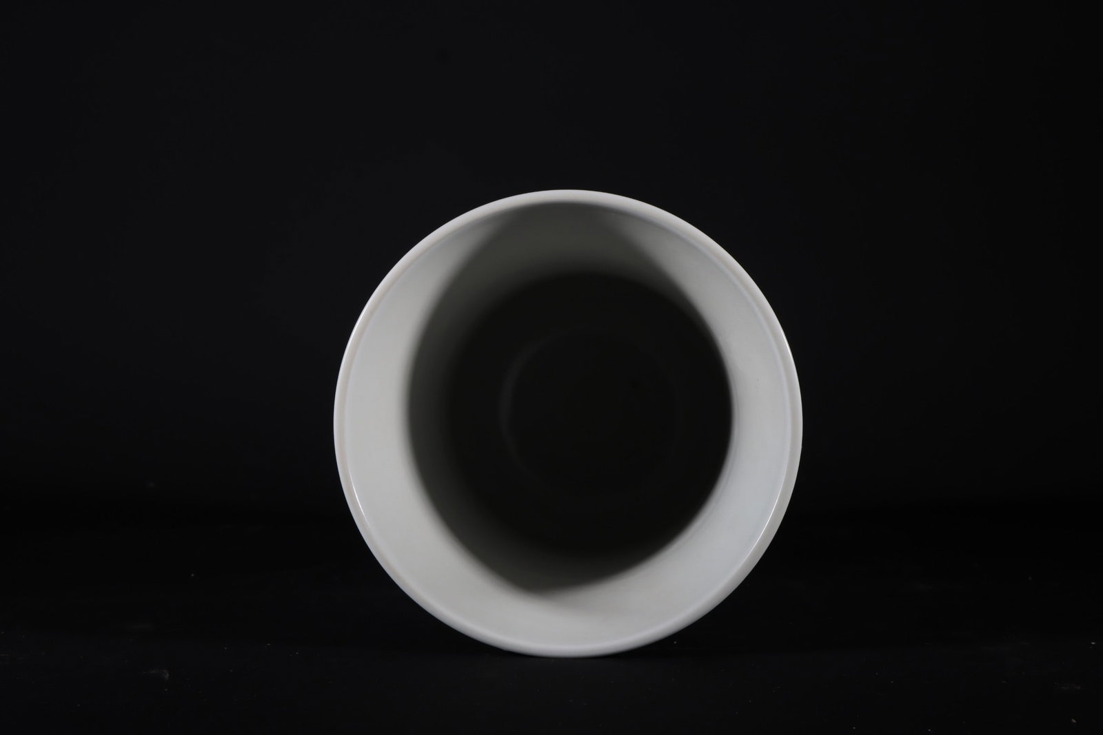 A Exquisite Blue and White Figures Pattern Vase - 7