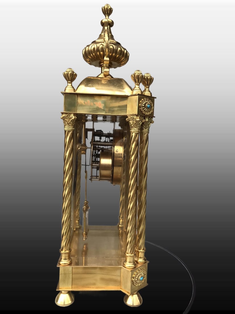 A Exquisite Gilt Bronze Mantel Clock - 3