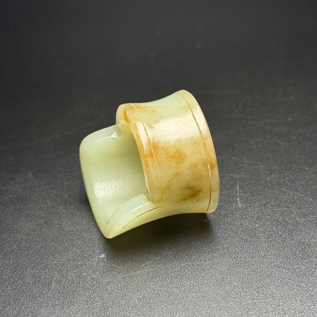 A Exquisite Hotan Jade Thumb Ring - 3
