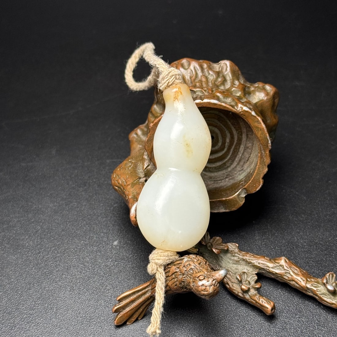 A Exquisite Hotan Jade Gourd Pendant: A Exquisite Hotan Jade Gourd Pendant,Qing Dynasty, China,Size:1.8inx0.8inx0.6in,Weight:20g 和田玉葫芦吊坠,中国清代