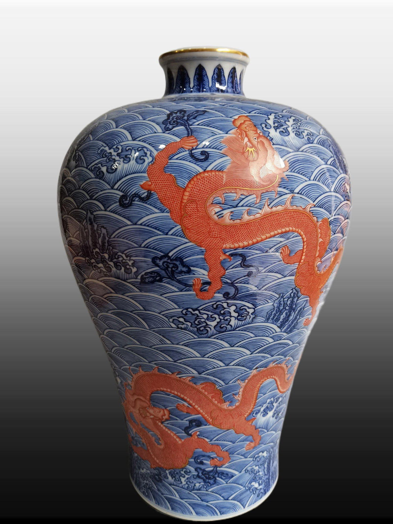 A Exquisite Iron-Red Dragon Pattern Vase: A Exquisite Iron-Red Dragon Pattern Vase,Qing Dynasty, China,Qianlong Six-character Mark,Size:15.2inx9.8in