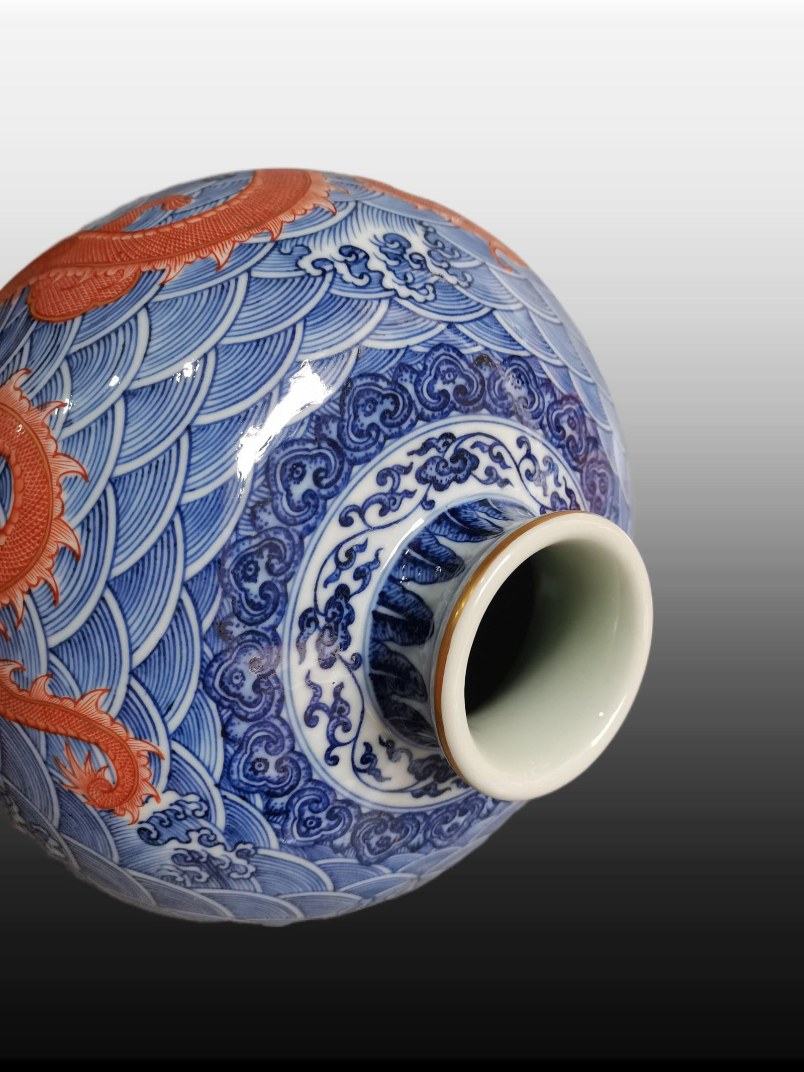 A Exquisite Iron-Red Dragon Pattern Vase - 8