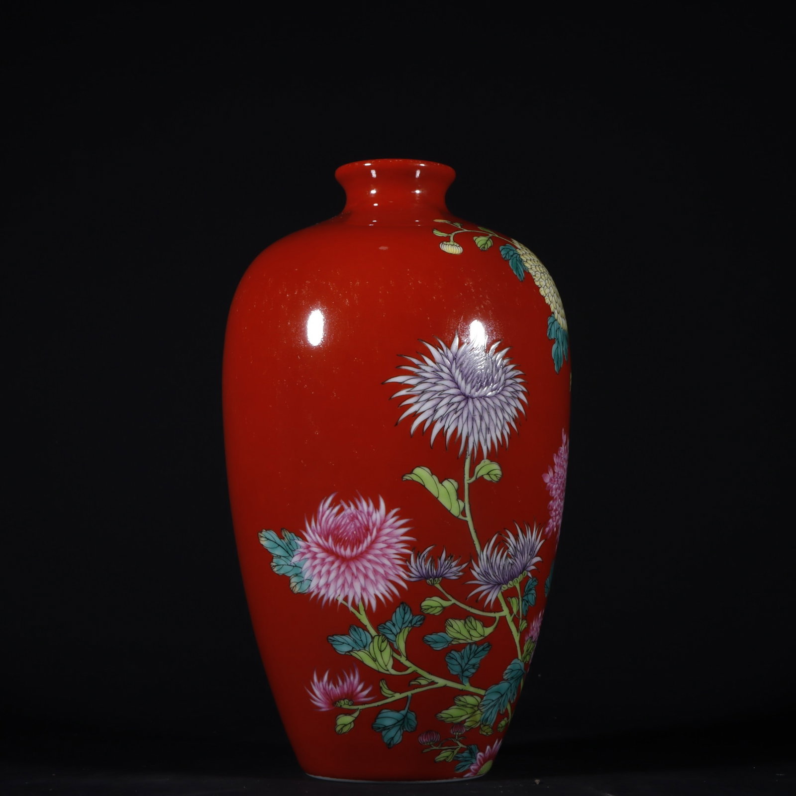 A Exquisite Famille-Rose Flower Pattern Vase - 4