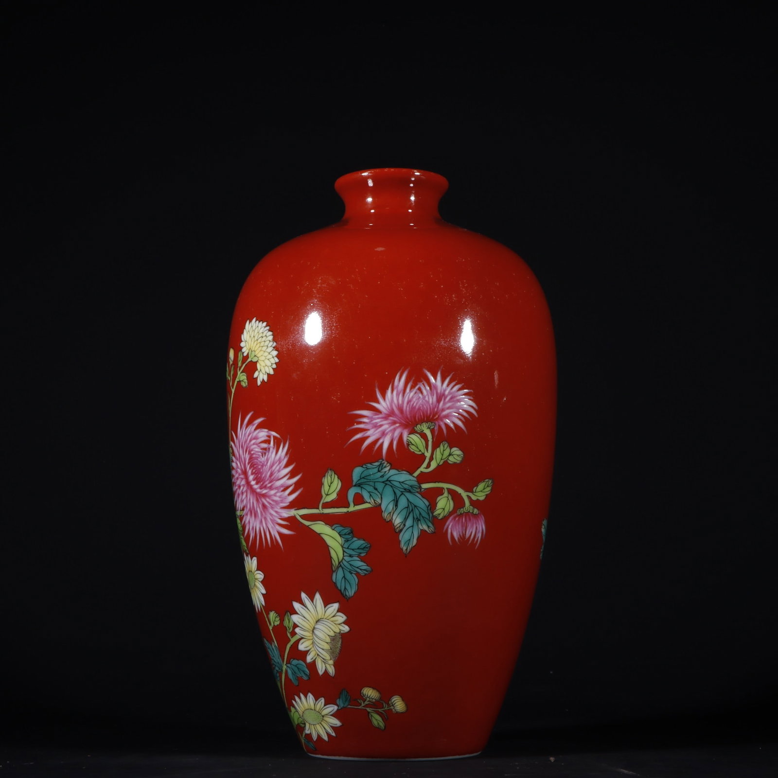 A Exquisite Famille-Rose Flower Pattern Vase - 6
