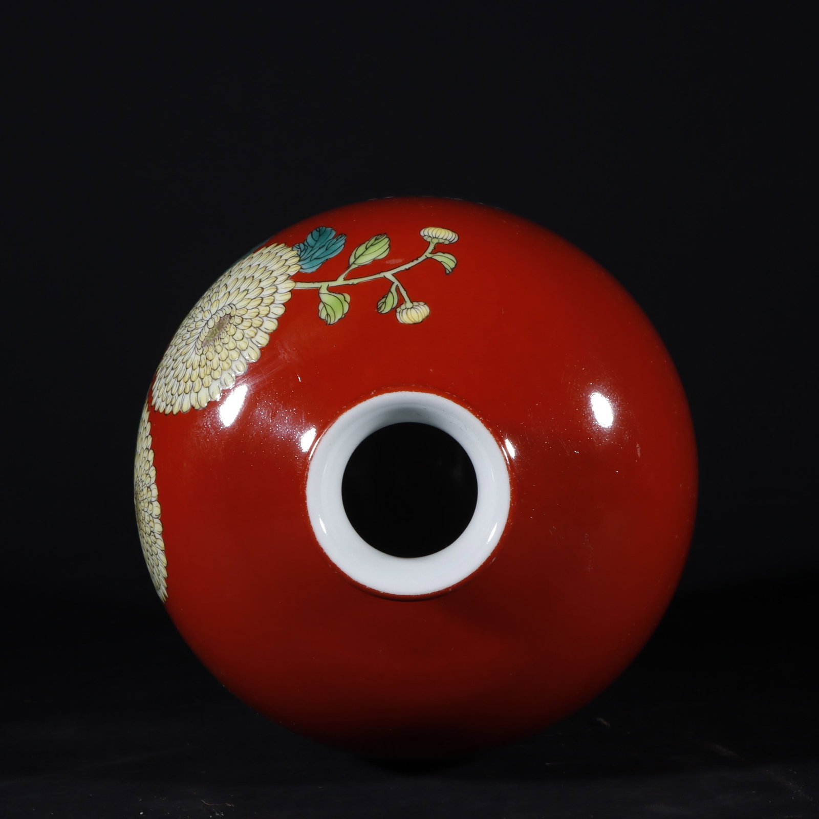 A Exquisite Famille-Rose Flower Pattern Vase - 8