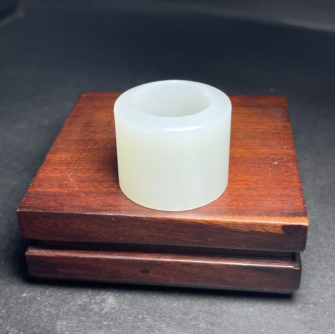 A Exquisite Hotan Jade Thumb Ring - 3