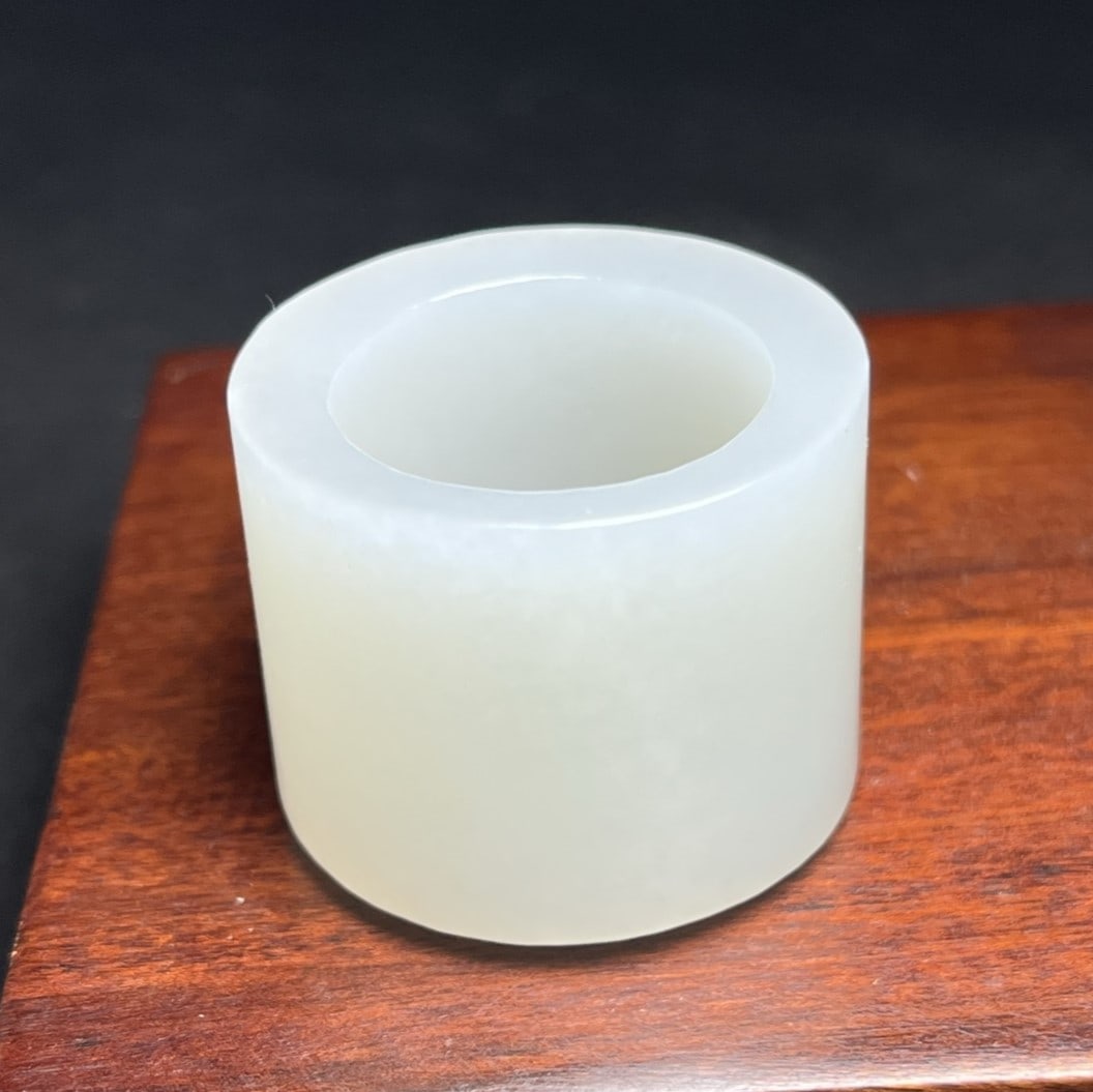 A Exquisite Hotan Jade Thumb Ring - 7