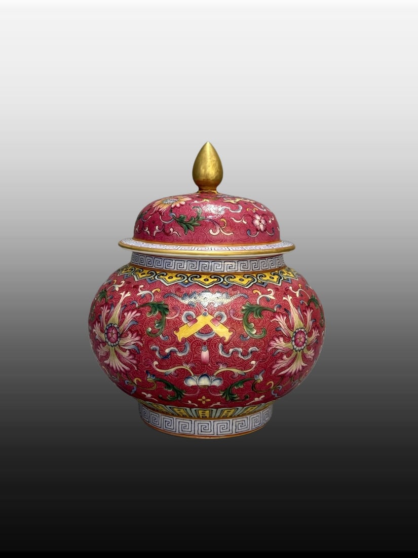 A Exquisite Ruby Red-Ground Lotus Flower Pattern Jar - 3