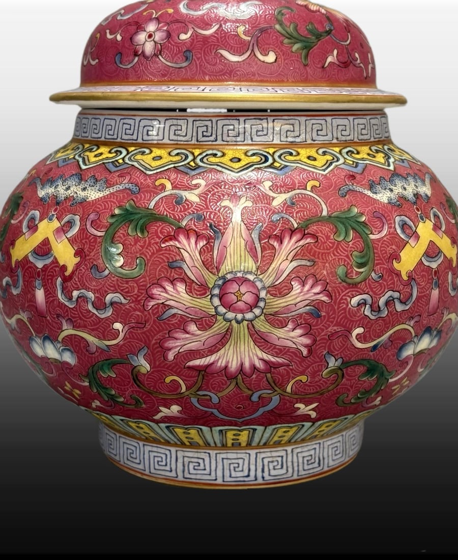 A Exquisite Ruby Red-Ground Lotus Flower Pattern Jar - 6