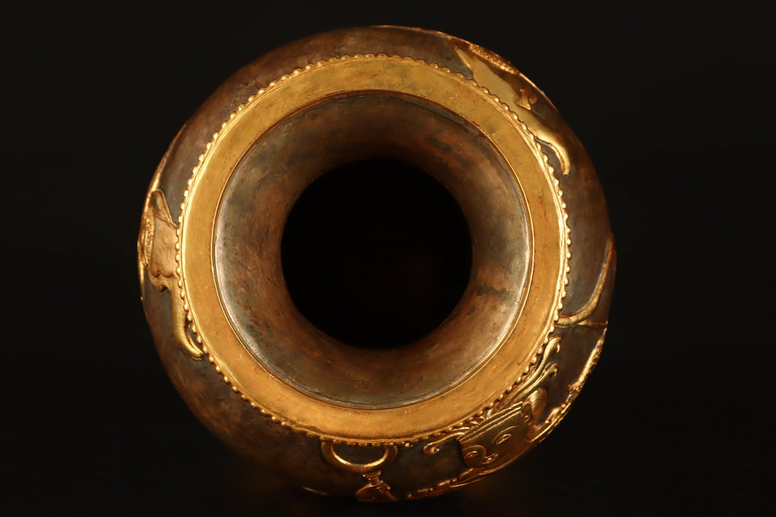 A Exquisite Gilt Bronze Figures Pattern Vase - 7